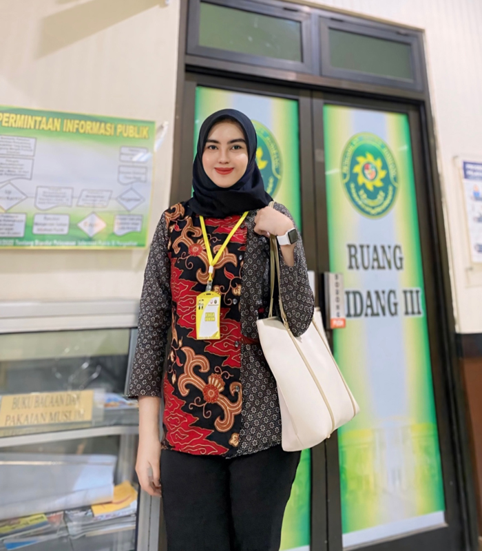 etyaning Rahayu SH Dipl Cibtac, Beautician Jombang yang kini Merambah Jadi Pengacara