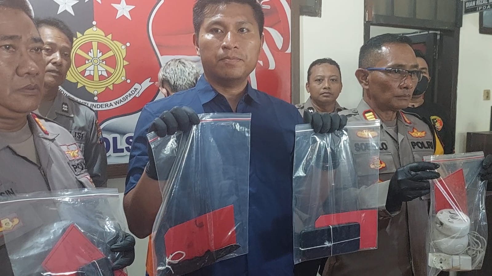 Polisi mengungkap motif pembunuhan di Barbershop Jombang yang dilatari cinta segitiga dan video syur