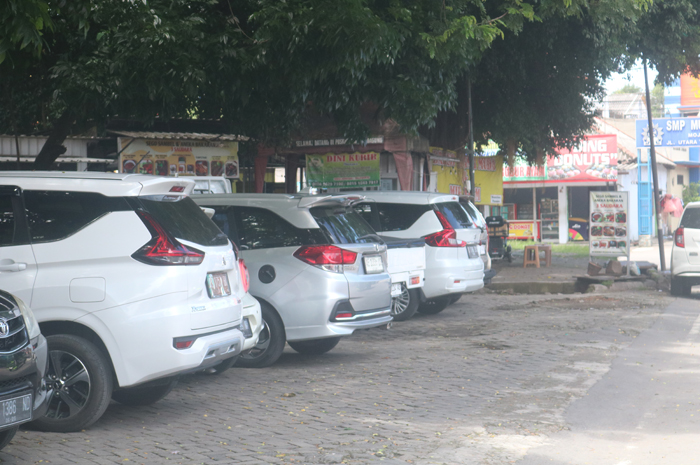 Pengelola parkir di taman Mojoagung ini termasuk yang akan dipanggil pemkab Jombang untuk proses penataan parkir