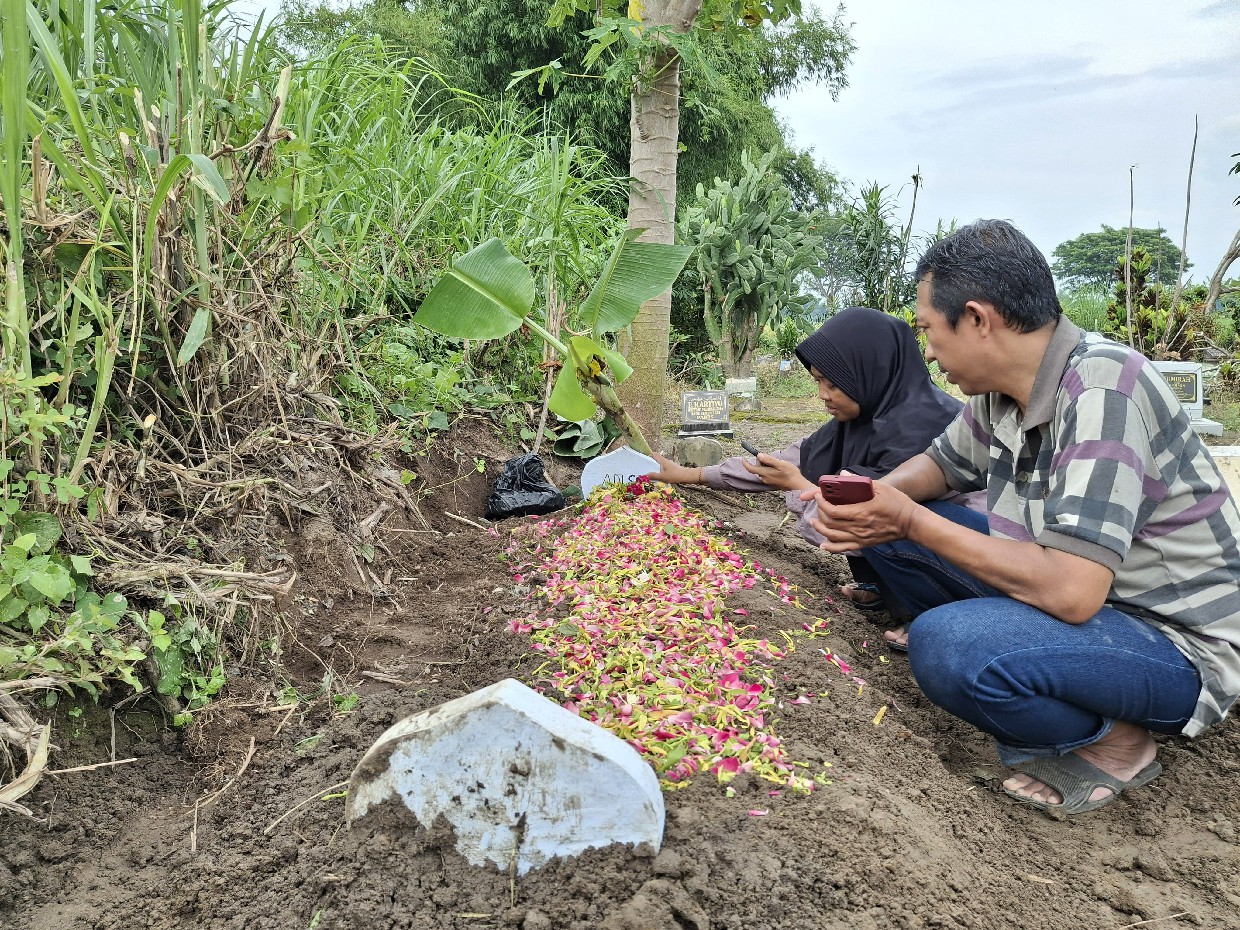 Makam Septian Adi Ferdiansyah, 24, korban pembunuhan di Barbershop Jombang