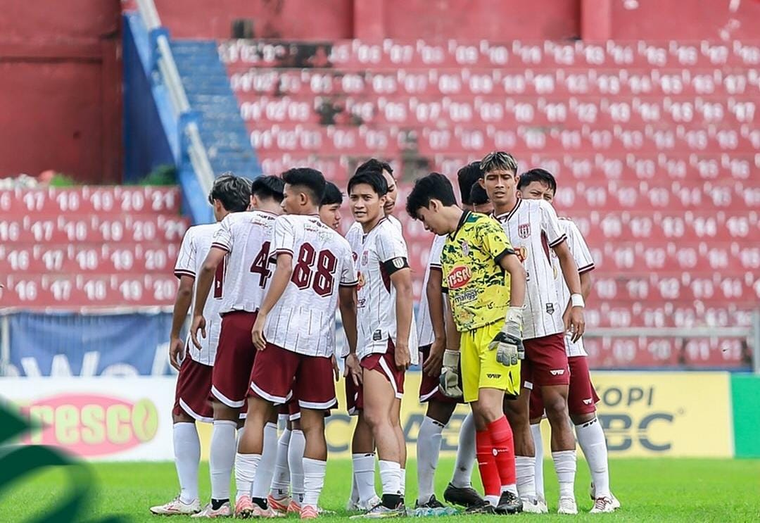 Para pemain PSID Jombang saat laga pamungkas lawan Triple&rsquo;s Kediri, di Stadion Brawijaya Kediri, Jumat (24/1).