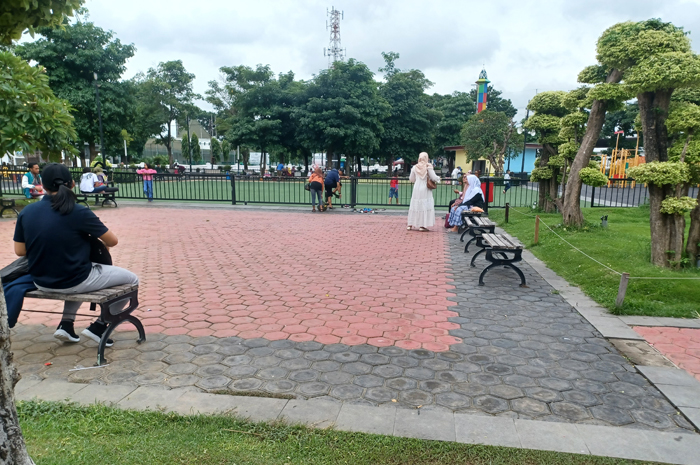 Gerbang playground di Alun-Alun Jombang sering tutup meski dalam jadwal masih di jam operasional