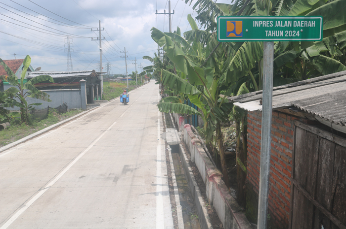 Jalan ruas Jatigedong - Jatibanjar, Kecamatan Ploso, Jombang ini dibangun menggunakan Inpres Jalan Daerah (IJD) 2024