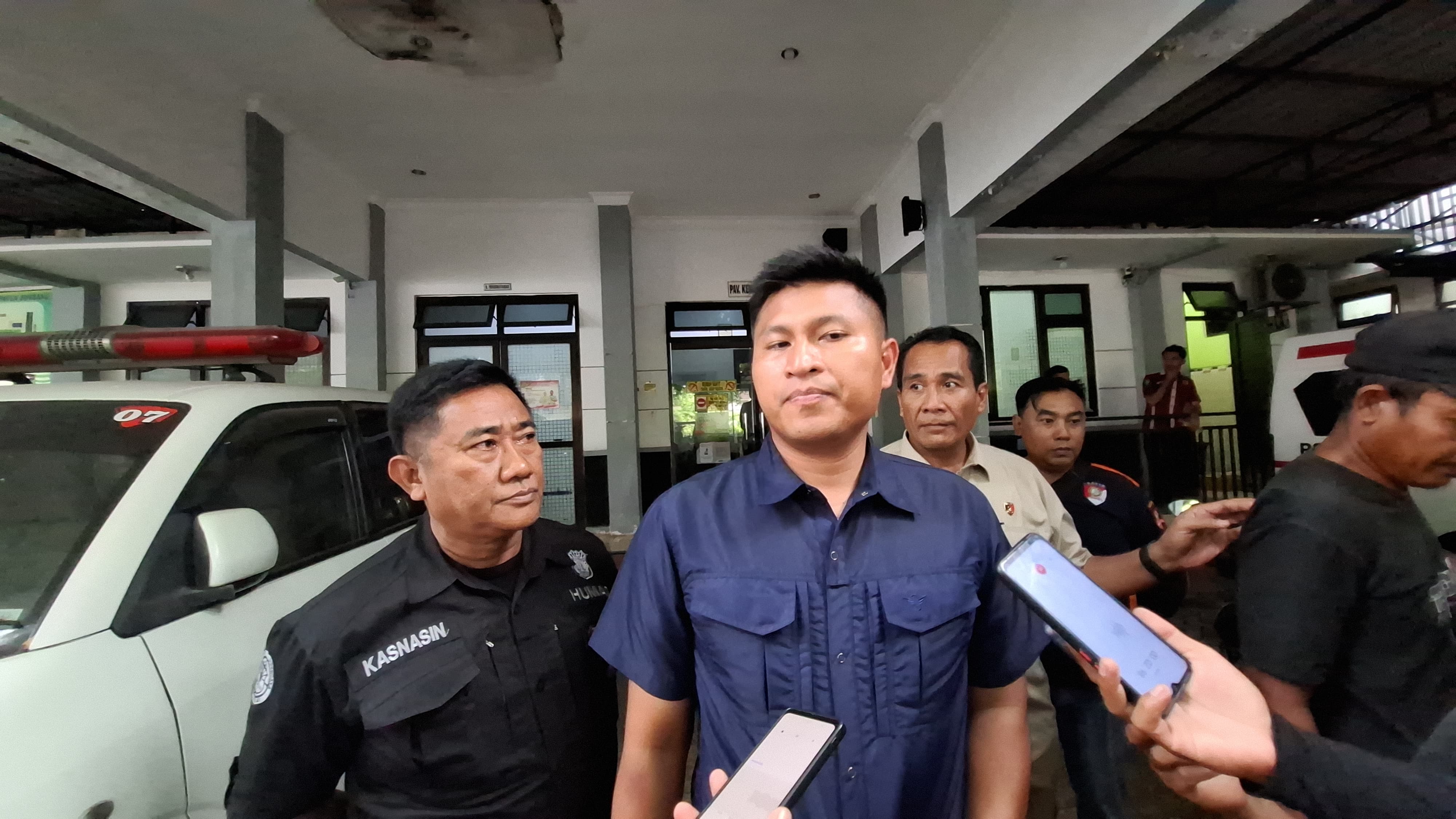 Kasatreskrim Polres Jombang AKP Margono Suhendra saat mengumumkan hasil otopsi dan penyebab kemarian gasid yang mayatnya mengapung di sungai Pacarpeluk Jombang