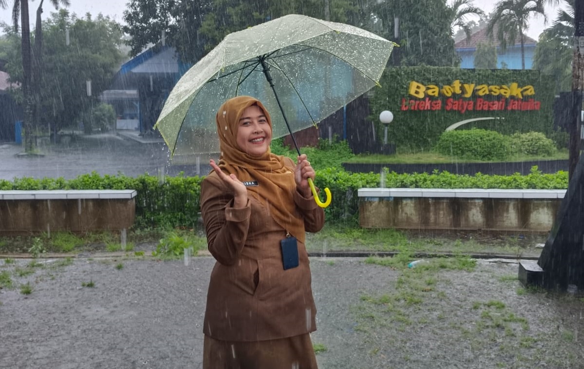 Riska Fimiyana SE MPd, Guru SMAN 3 Jombang