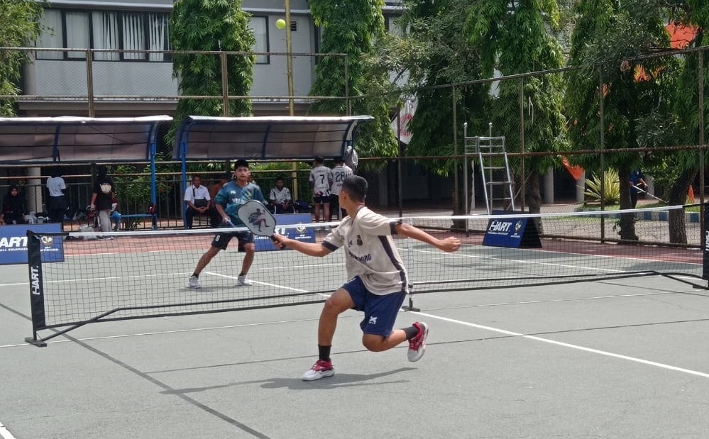 Pertandingan pickleball di lapangan Universitas PGRI Jombang, Rabu (19/2).