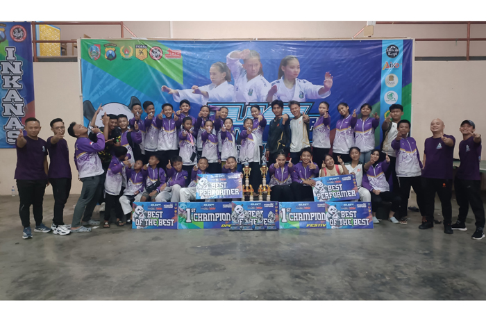 Tim JKC foto bersama juara umum dan Best Of The Best putra putri, Minggu (23/2)