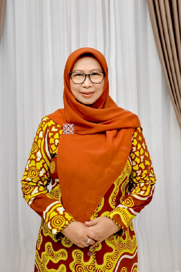 Dr Hj Saadatul Athiyah, MPd, kepala MAN 1 Jombang