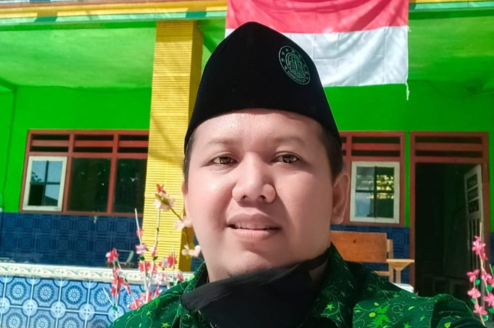 Dr KH Mokh Fakhruddin Siswopranoto MPdI PhD,  Ketua PC Pergunu Jombang, Ketua DPW AGPAII Prov Jawa Timur