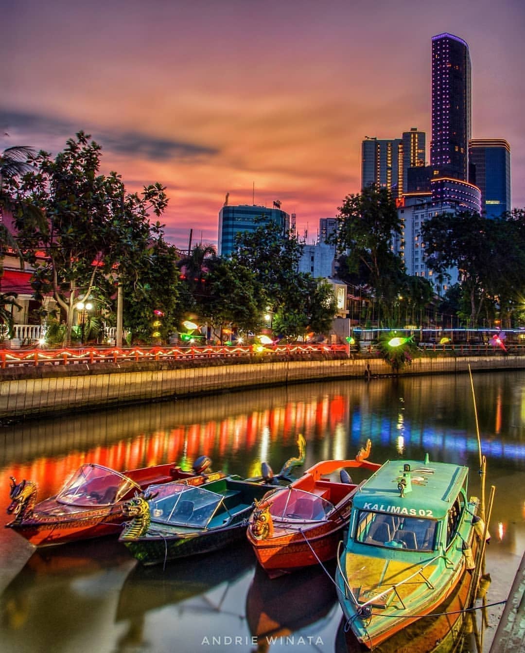 Wisata perahu kali mas di Surabaya
