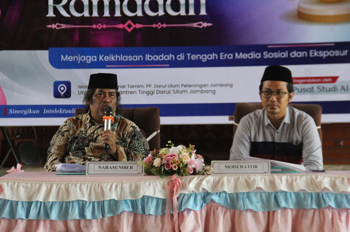 Wakil Dekan Undipdu, Dr KH Ali Muhsin MPdI  saat menjadi narasumber Kajian Ramadan Unipdu, di Islamic Center Unipdu, Rabu (13/3).