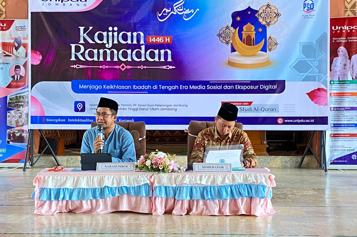 Wakil Kaprodi Pasca Sarjana Magister Kesehatan Unipdu, Dr H Nasruddin M Kes, saat menjadi narasumber di Kajian Ramadan Unipdu, Kamis (13/3).