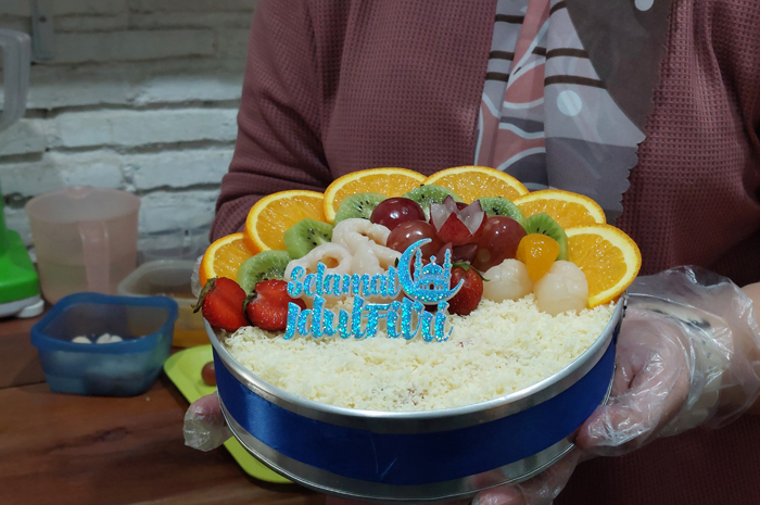 Salah satu bentuk Salad Buah yang dipesan untuk hampers lebaran di kedai milik Galuh di Jombang
