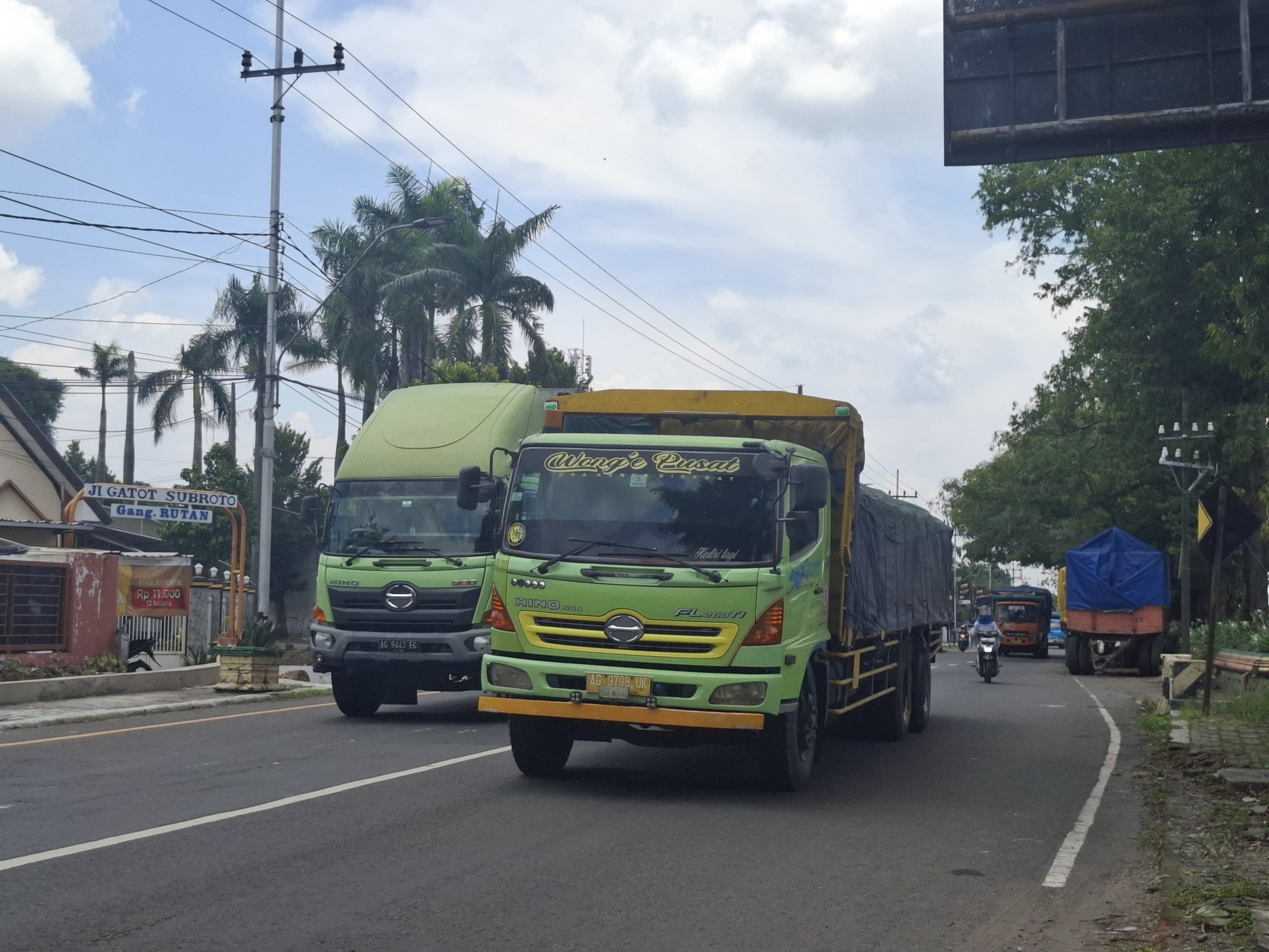 Selama lebaran truk besar untuk dementara dibatasi untuk melintas di jalan nasional dan jalan tol