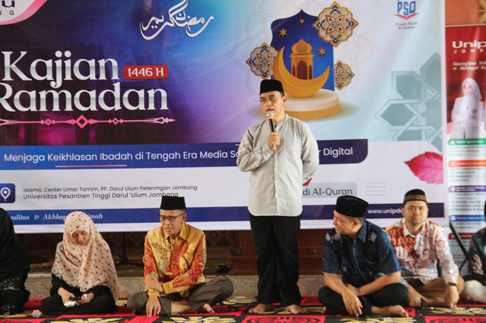 Rektor Universitas Pesantren Tinggi Darul Ulum (Unipdu), Dr dr HM Zulfikar As