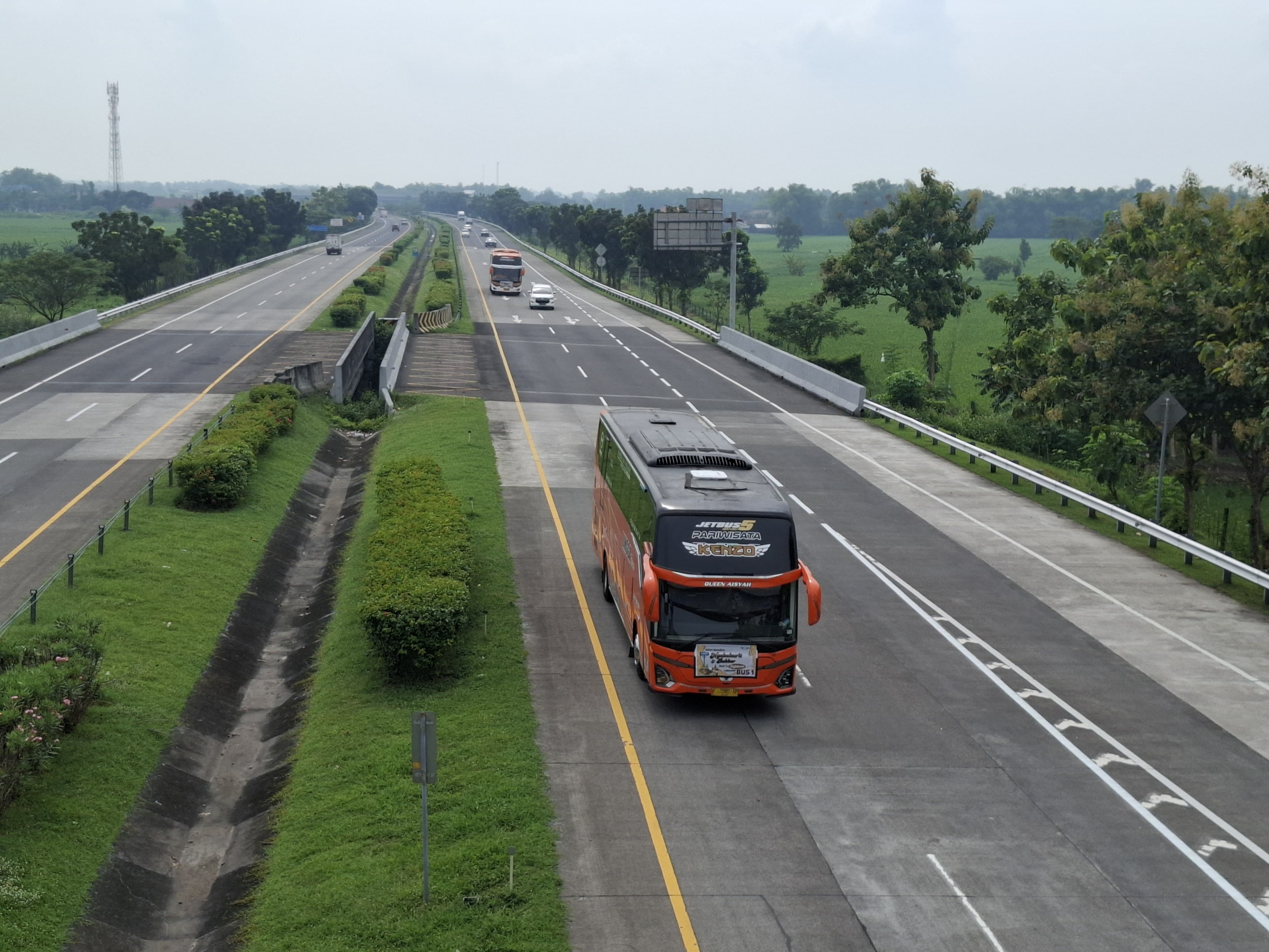 Ilustrasi arus lalu lintas di Tol Jombang Mojokerto