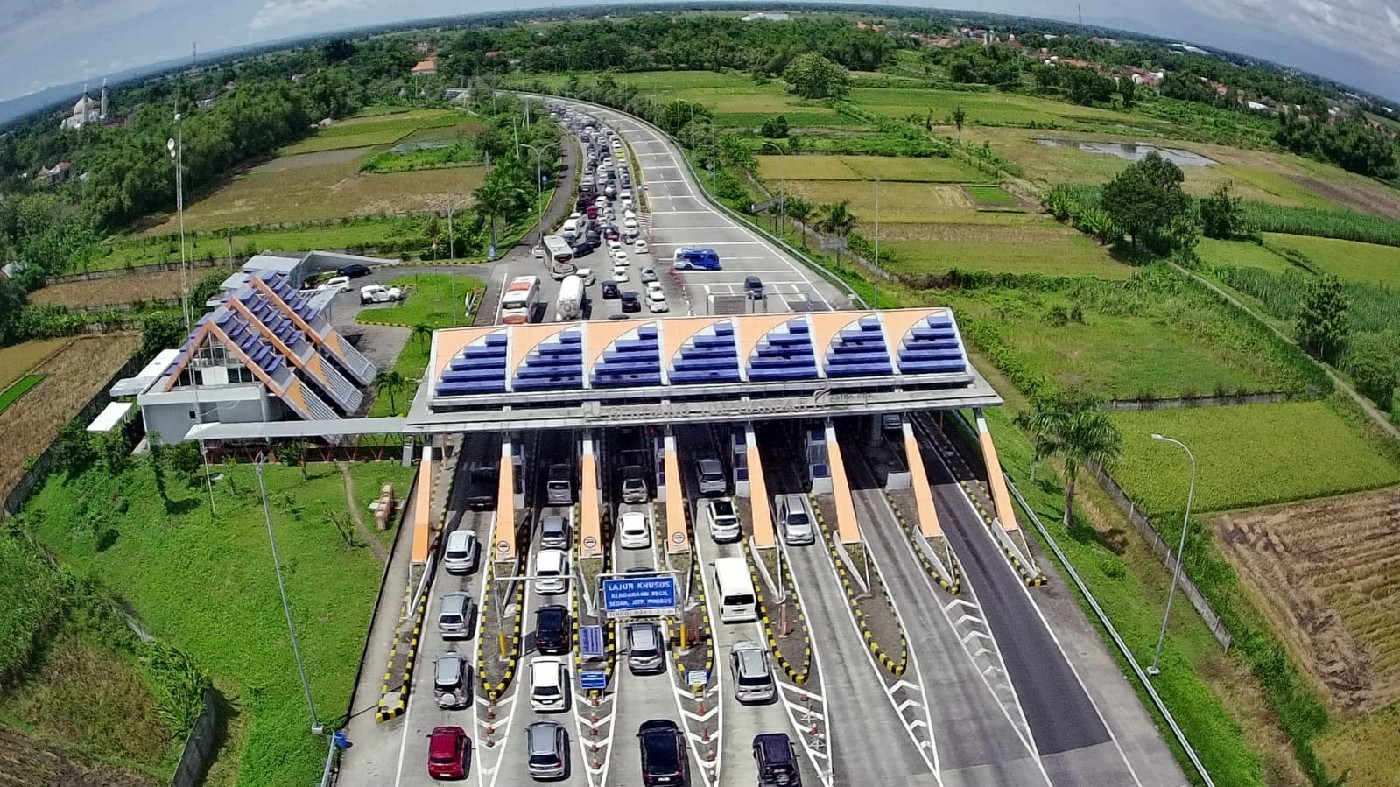 Kondisi gerbang tol Bandarkedungmulyo Jombang pada Selasa (1/4)