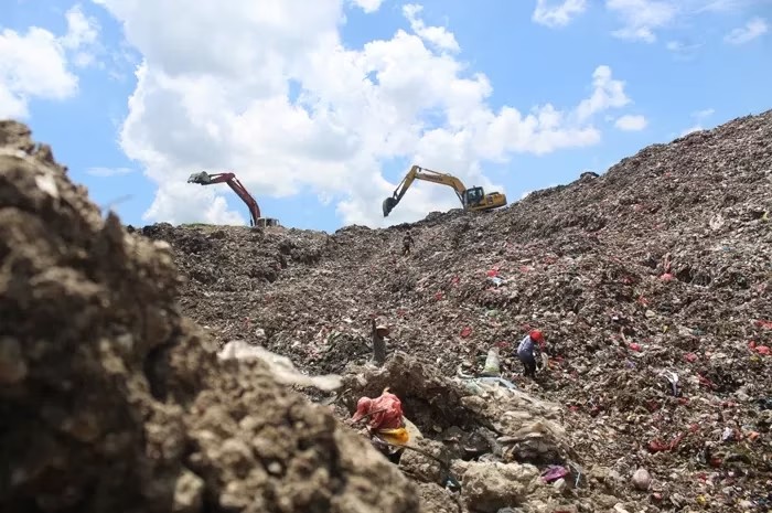 Ilustrasi tumpukan sampah hasil buangan warga Kabupaten Jombang di TPA Banjardowo