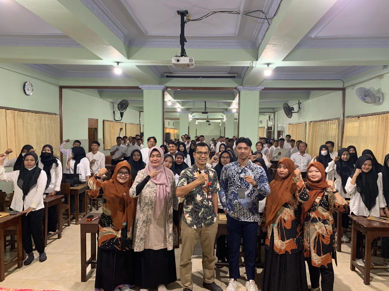 Rekruitmen kerja di CV Pangan Berkah Sentosa (PBS) oleh BKK SMK PGRI 1 Jombang (14-15/3).