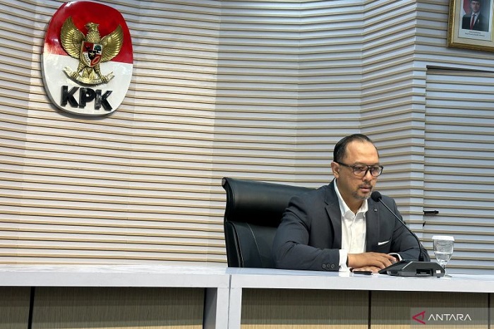 Juru Bicara KPK Tessa Mahardhika Sugiarto memberikan keterangan (antaranews)