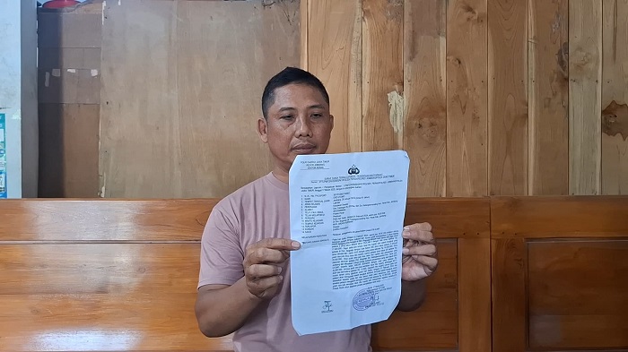 Seorang oknum kepala dusun di Desa Kalangsemanding, Kecamatan Perak dilaporkan warganya ke pihak kepolisian, Rabu (16/4).