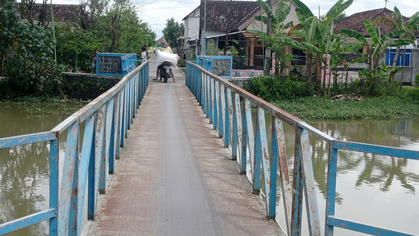 BAKAL DIPERBAIKI: Proyek jembatan bailey di Desa Kudubanjar, Kecamatan Kudu, Jombang masuk dalam proyek strategis daerah (PSD) 2025, (18/3).