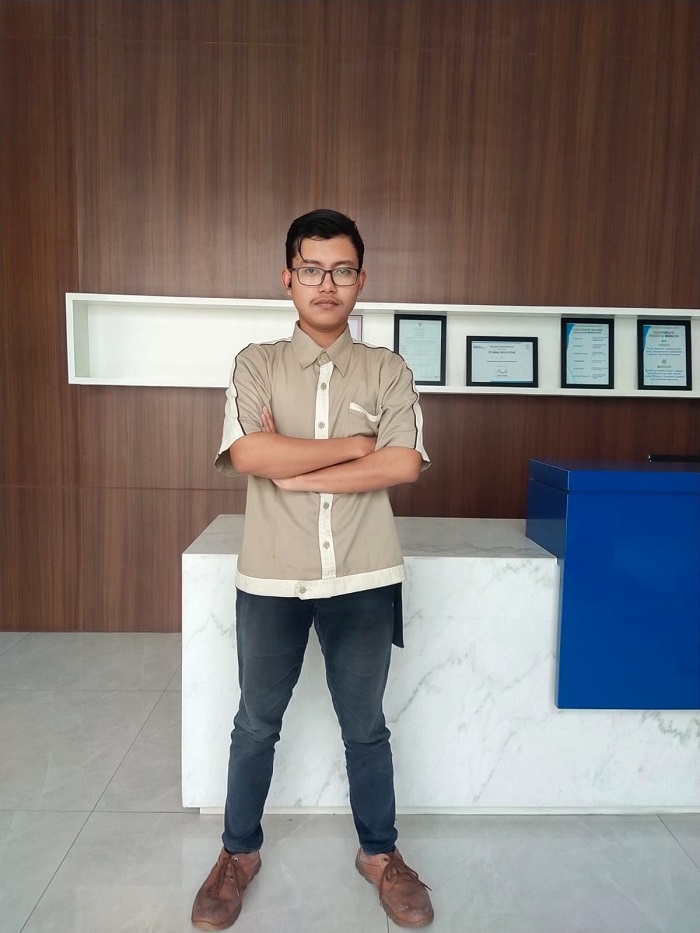 Muhammad Labib, Kelas XII SMK Dwija Bhakti 1 Jombang