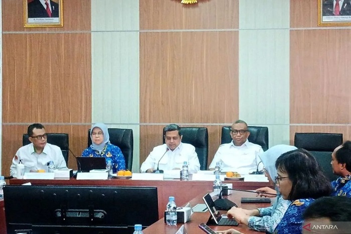 Kepala BPJPH Ahmad Haikal Hasan dalam konferensi pers di Jakarta, Senin (21/4/2025). ANTARA/Tri Meilani Ameliya.