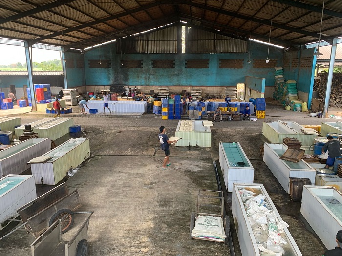 PRODUKSI: Aktifitas pabrik tahu di Desa Sumbermulyo, Kecamatan Jogoroto