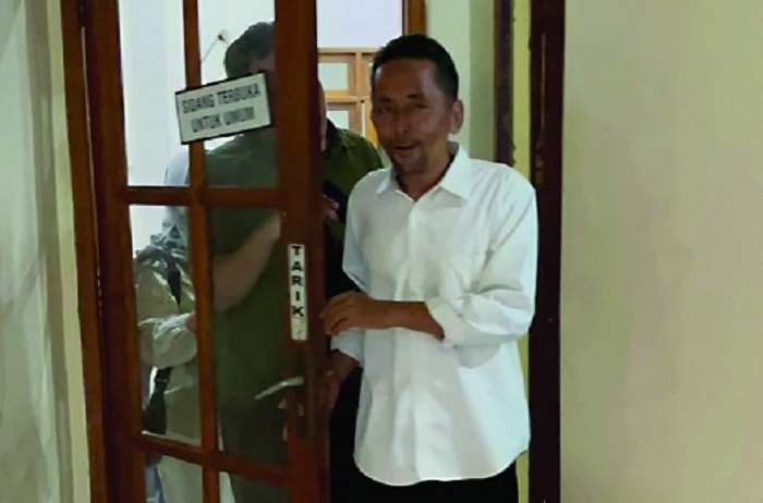 JERA: Kepala Desa Sumberteguh, Kecamatan Kudu, Wawan Sudarmanto usai divonis tiga tahun di  PN Mojokerto (30/9/2024).