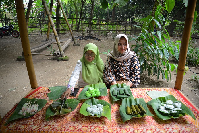 TEMPO DULU: Suasana Pasar Barongan di Dusun Sanan Timur, Desa Mojotrisno, Kecamatan Mojoagung Kabupaten Jombang, Minggu (20/4)