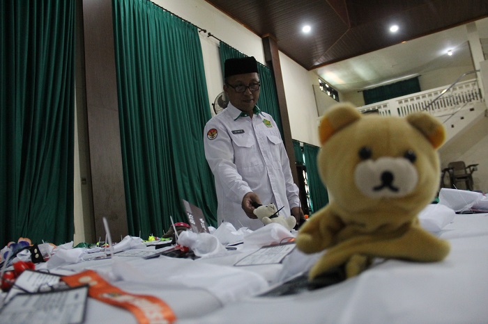 DIKUMPULKAN: Koper jemaah dikumpulkan di Kantor Kemenag Jombang kemarin (5/5).