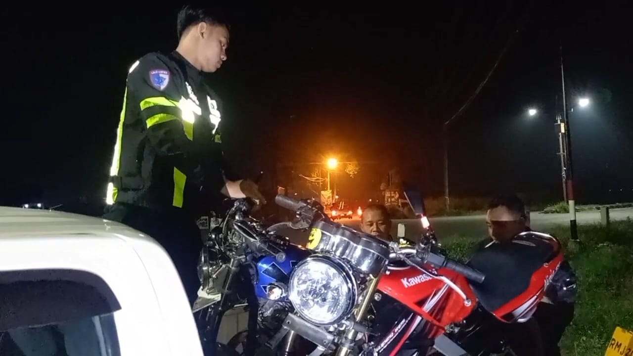 Dua motor yang terlibat lakalantas di Ringroad Mojoagung