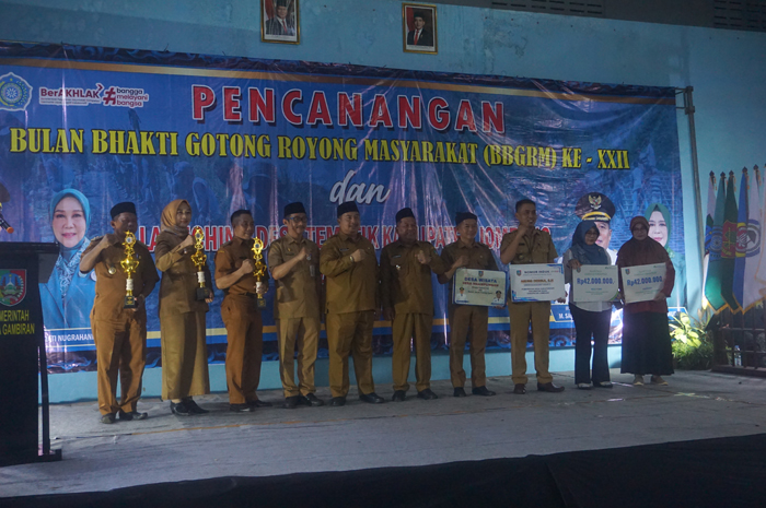 Bupati Jombang Warsubi me-Launching program Desa Tematik Kabupaten Jombang Tahun 2025 dipusatkan di Balai Desa Gambiran, Kecamatan Mojoagung pada Senin (26/5).