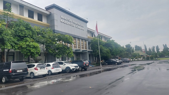 GAGAL TENDER: Gedung Sekretariat Daerah Kabupaten Jombang yang bakal dikaji SLF