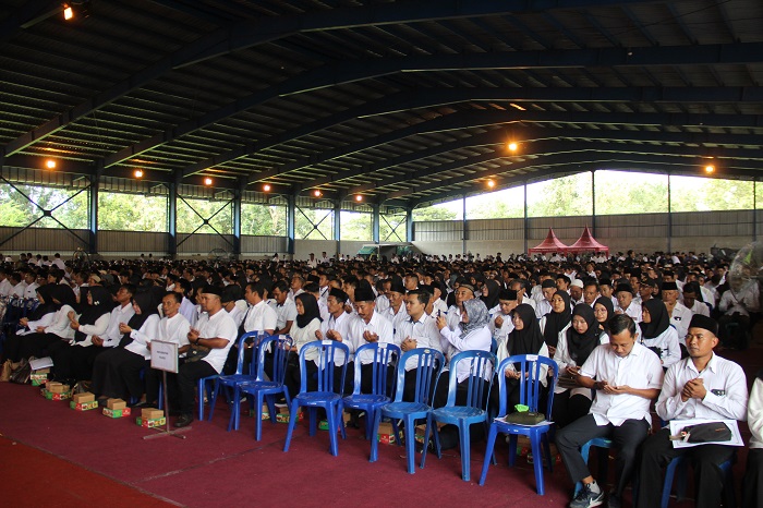 DILANTIK: Pengurus dan Pengawas Kopdes Merah Putih di Jombang dilantik di UPT TPA Banjardowo, Jumat (23/5) lalu.