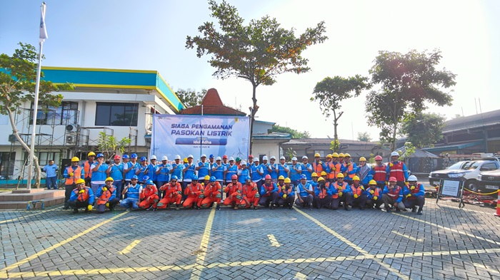 PT PLN (Persero) Unit Pelaksana Pelayanan Pelanggan (UP3) Mojokerto melaksanakan Apel Siaga Kelistrikan, Kamis (4/6) di halaman Kantor UP3 Mojokerto