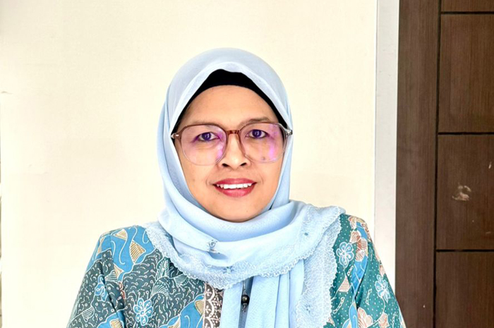 Pengasuh Pondok Pesantren Mambaul Hikam, Jatirejo, Diwek, Hj  Ika Maftuhah Mustiqowati SAg MPd