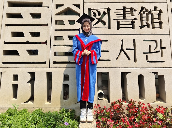AULIA Alvi Laila Camali Camalica saat menempuh kuliah di China.
