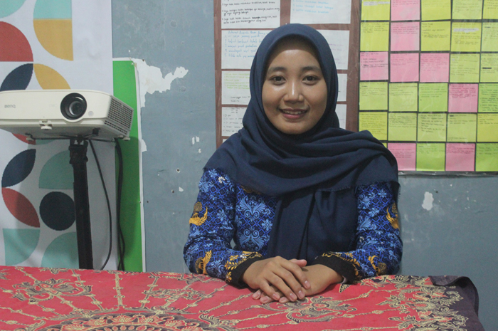 FRINDI Antika Sari guru MTsN 1 Jombang yang sukses raih juara di bidang kepalangmerahan.