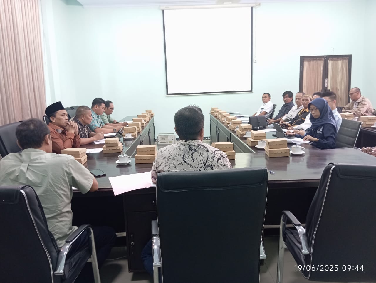 Suasana hearing komisi B DPRD Jombang bersama Apresi dan Bapenda Jombang yang membahas penghapusan BPHTB