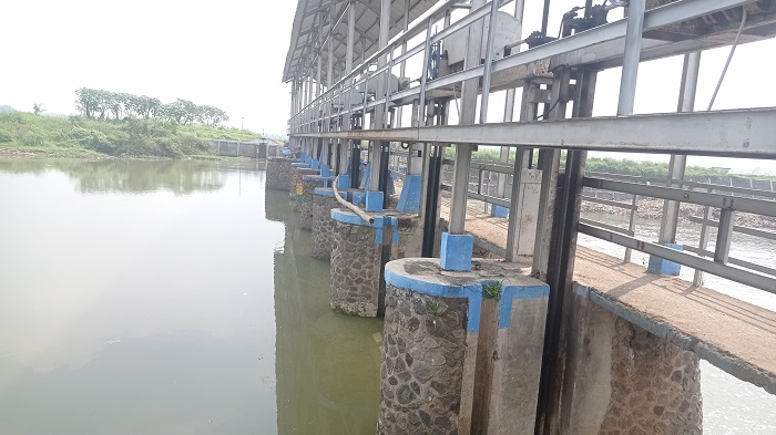 DIPERBAIKI: Satu pintu air Dam Yani Sungai Ngotok Ring Kanal di Desa Bududugsidorejo, Kecamatan Sumobito yang belum berfungsi.