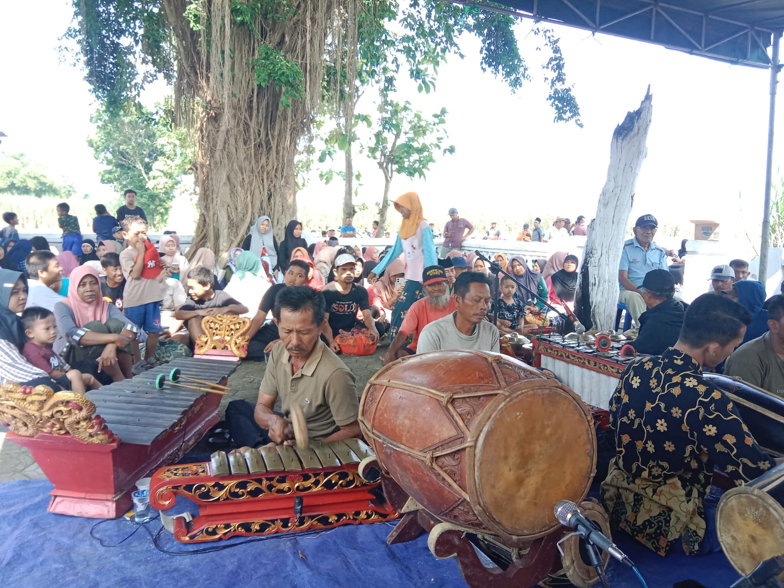 MERIAH: Pegelaran wayang kulit yang diadakan Desa Jatipelem, Kecamatan Diwek memeriahkan bulan Suro.