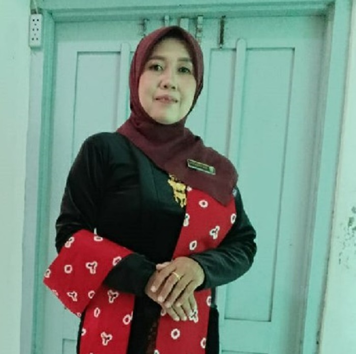 Anik Noerachini, Kepala SMAN Bareng