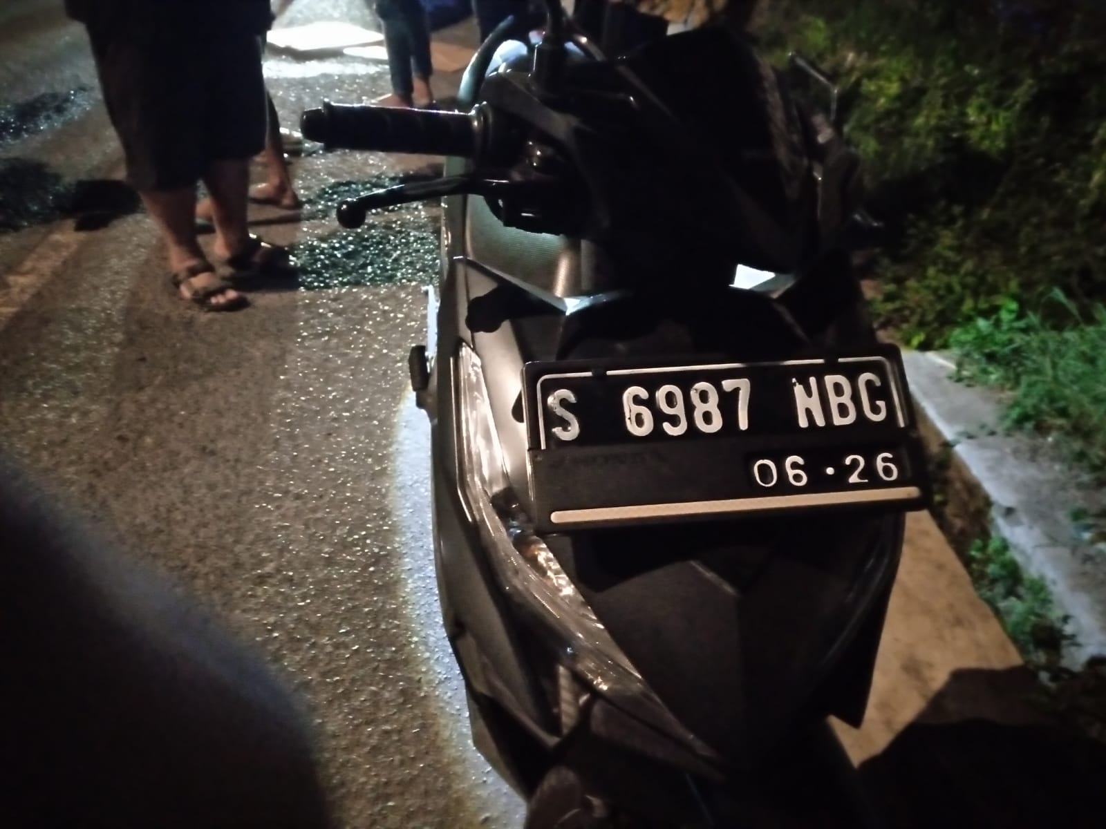 Kecelakaan tunggal merenggut nyawa seorang pengendara sepeda motor di Jalan Raya Dusun Ngrowo, Desa Gambiran, Kecamatan Mojoagung, Kabupaten Jombang, Senin (14/7) dini hari.