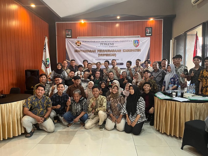 TELADAN: Wakil Ketua DPRD Jombang, HM Syarif Hidayatullah ST MMT (Gus Sentot), di musyawarah persaudaraan kabupaten (Muperkab) Shorinji Kempo Jombang di Diwek, Minggu (13/7).