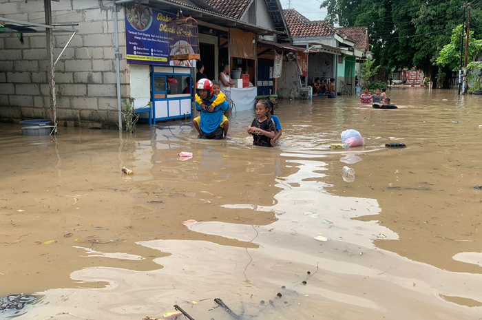 Banjir melanda wilayah Kecamatan Mojoagung Mei lalu.