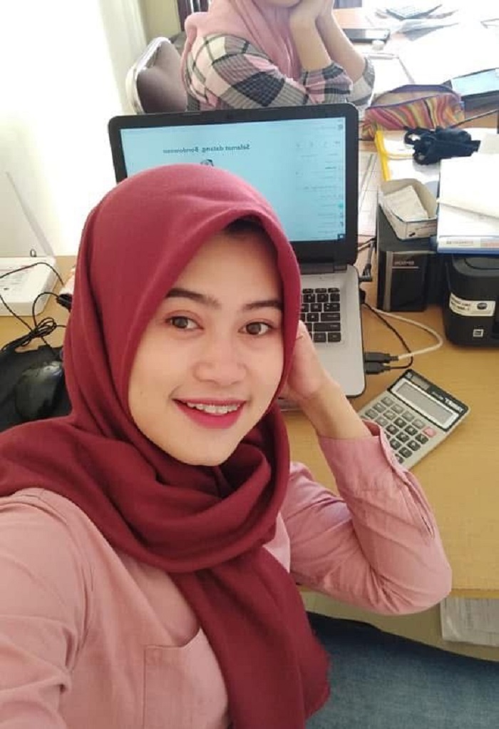 Feila Shofa Khoirunnisa, alumni Jurusan Akuntansi SMK Unggulan NU Mojoagung