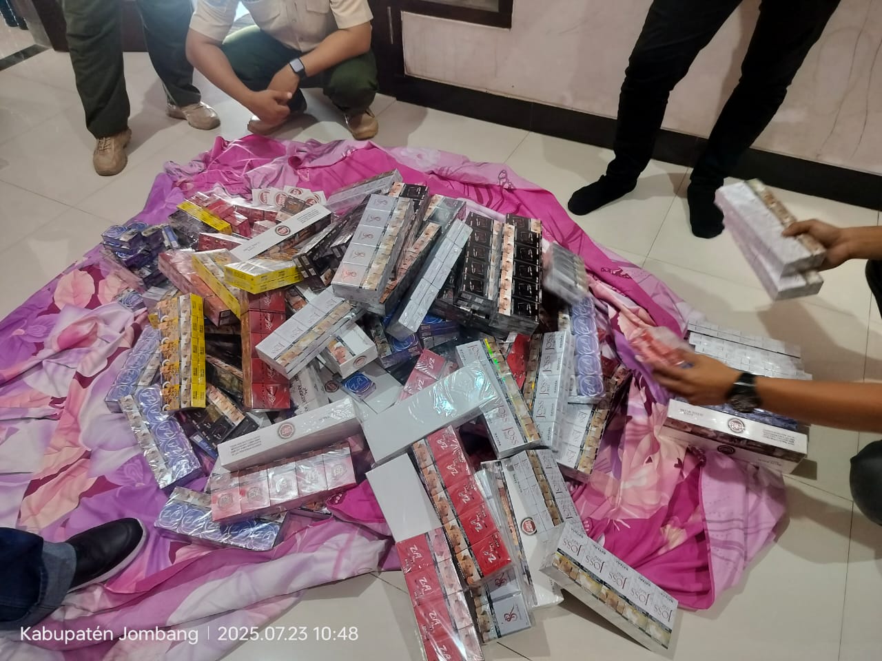 rokok ilegal hasil sitaan Satpol PP