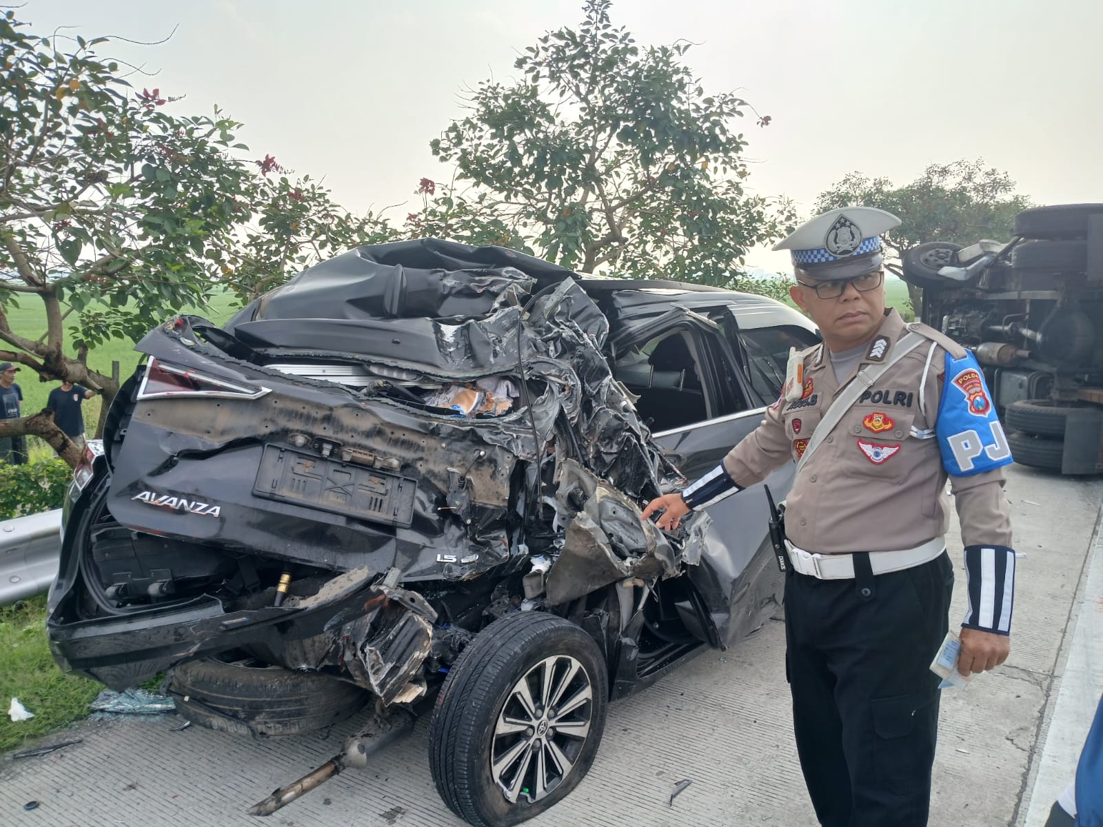 Kecelakaan tabrak belakang terjadi di KM 693+400 jalur A Tol Jombang-Mojokerto, Selasa (29/7) pagi,